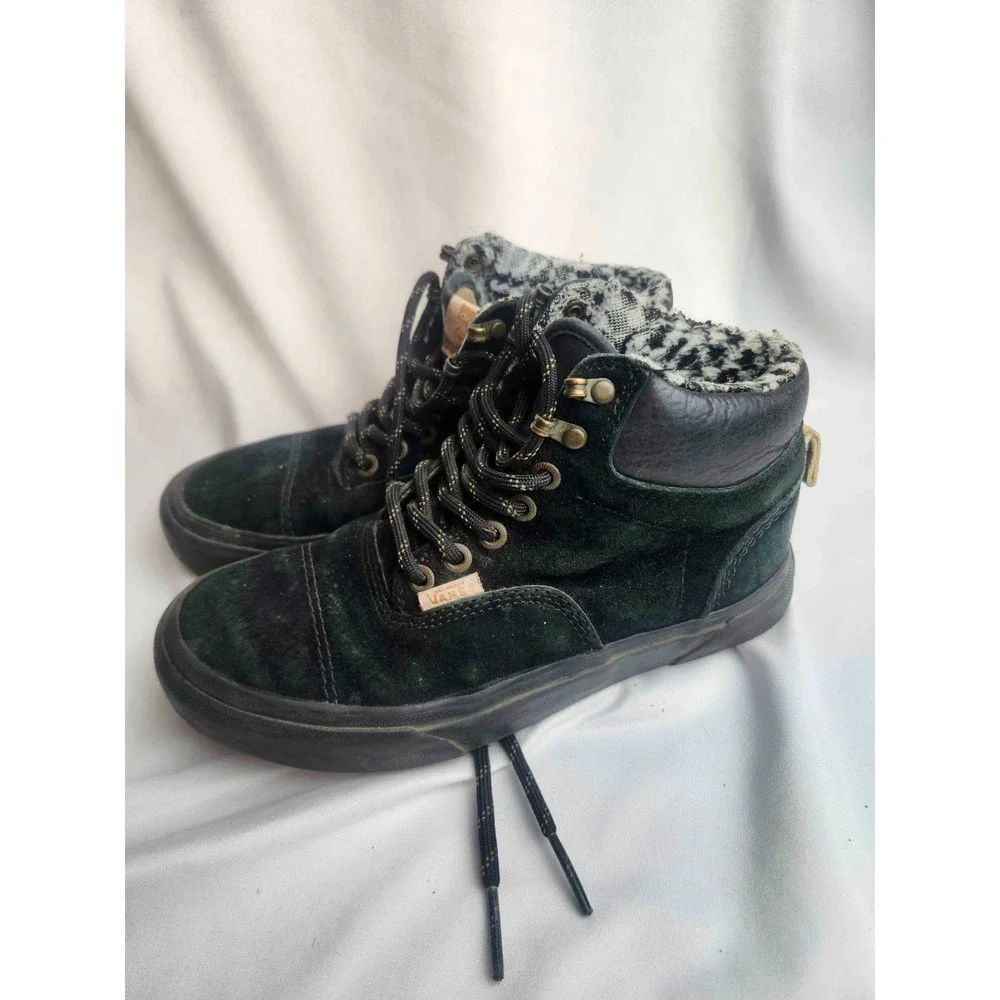 Vans MTE High Top Sneakers Mens Size 4.5 Black Suede Faux Fur Lined Winter Boots